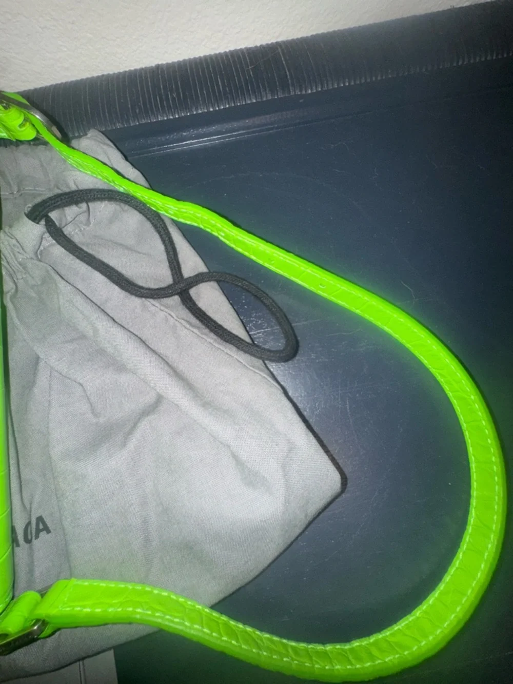 Balenciaga Hourglass Green Croc-Embossed Shoulder Bag with Silver BB - Picture 16 of 16